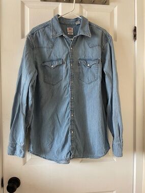 Men’s Levi’s Barstow western style denim twill chambray shirt L blue